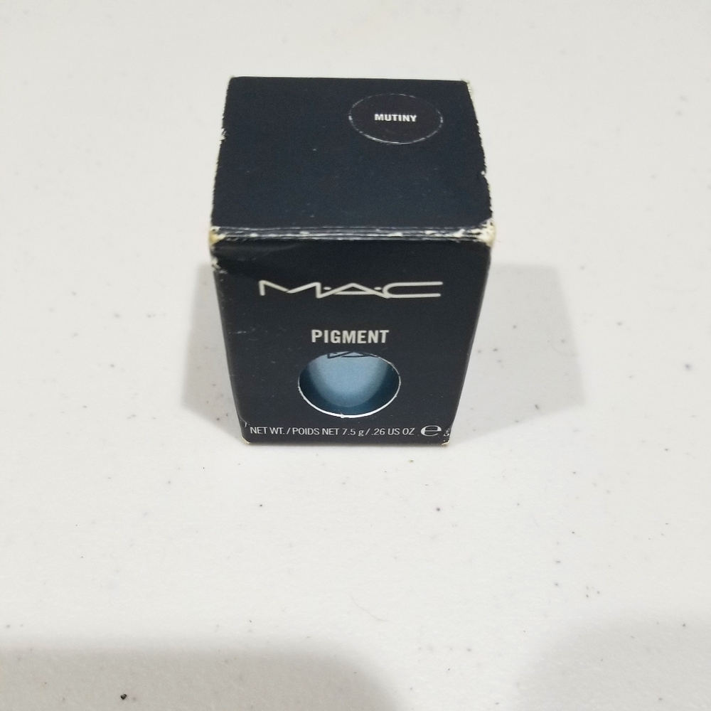 MAC Cosmetics Naughty Nauticals Collection Mutiny  Pigment